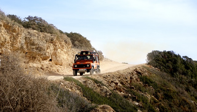 jeep-gfc69b70f0_640